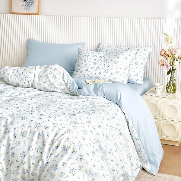 Wake In Cloud Coquette Floral Comforter Set