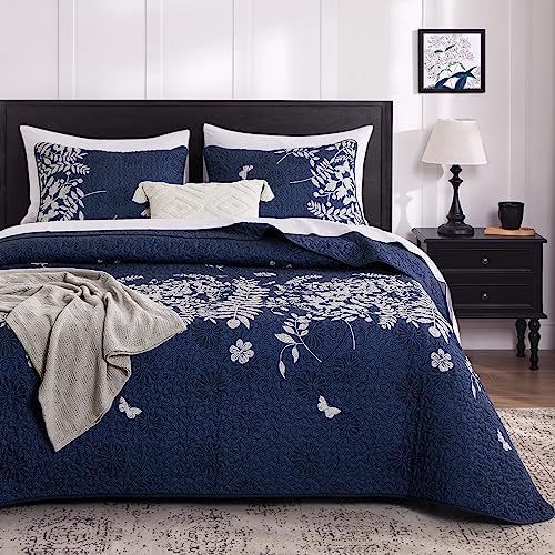 Wake In Cloud Navy Botanical Leaf Quilt Set