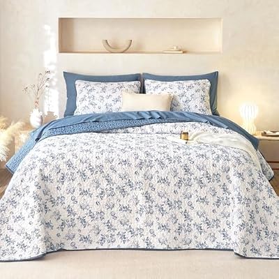 Navy Coquette Flower Quilt Set