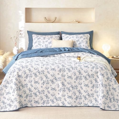 Wake In Cloud Navy Coquette Flower Quilt Set
