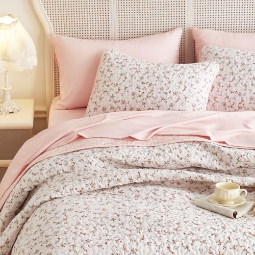 Wake In Cloud Pink Tiny Flower Quilt Set